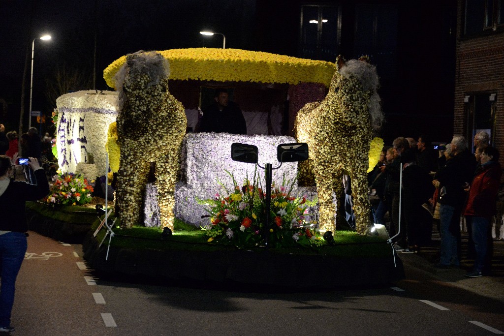 ../Images/Verlicht corso Noordwijkerhout 2019 011.jpg